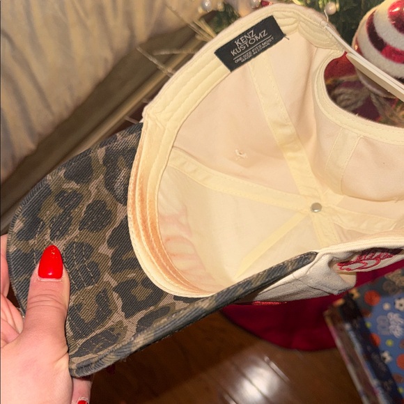 Buckle Cream and Brown 'Howdy' Hat - Picture 6 of 8